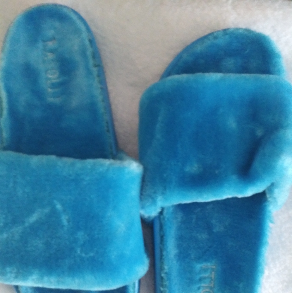 Rasolli blue fur flip flops